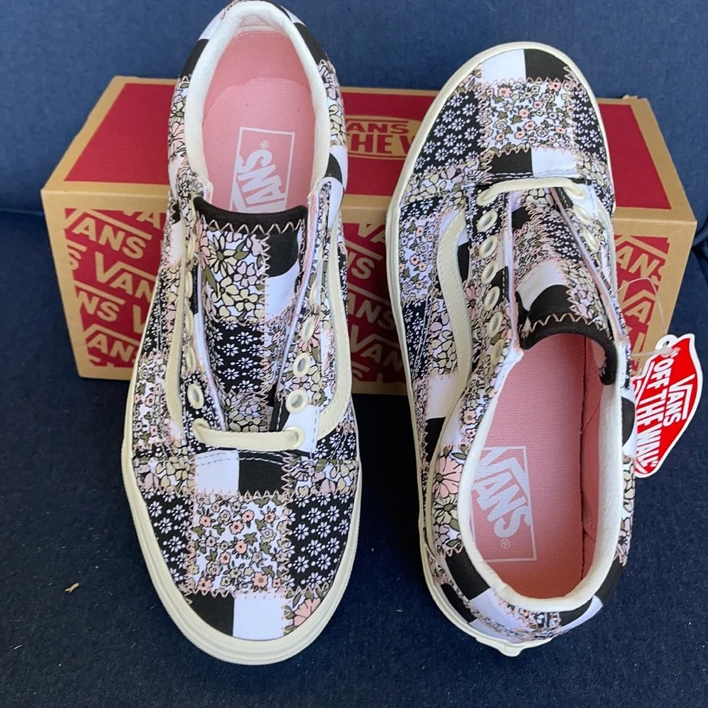 Vans Women’s Old Skool Patchwork Floral Sneakers - Picture 13 of 16